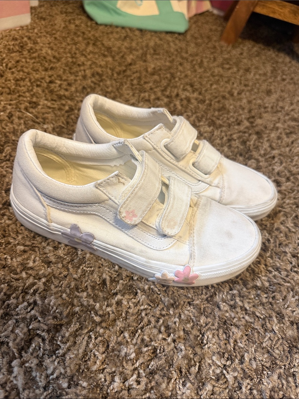 Kids Vans White Canvas Hook-and-Loop Shoes with Pastel Flower Accents